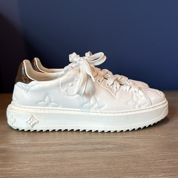 Louis Vuitton women’s Time Out Sneakers white size 37.5 - Picture 5 of 13